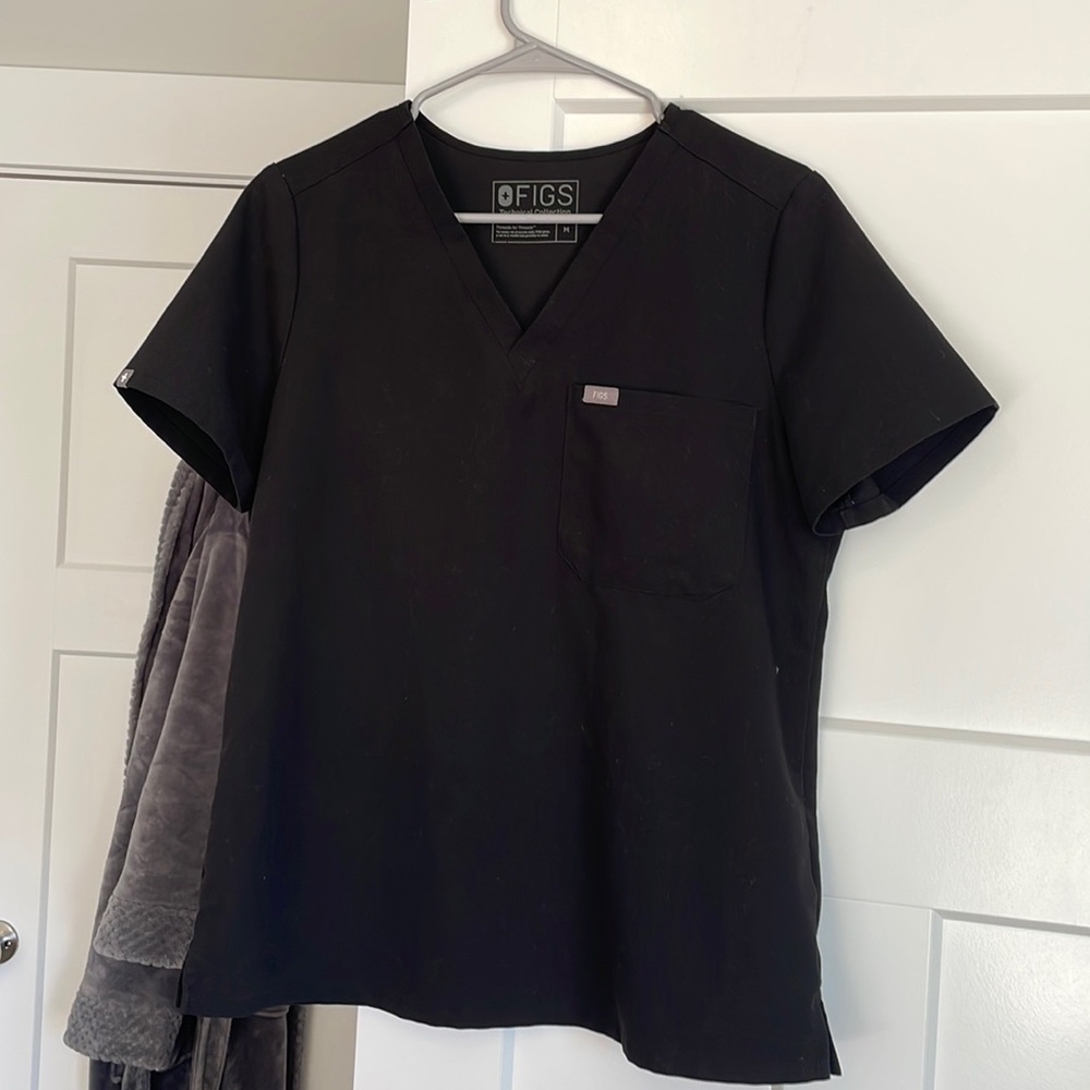 Figs medium black catarina scrub top